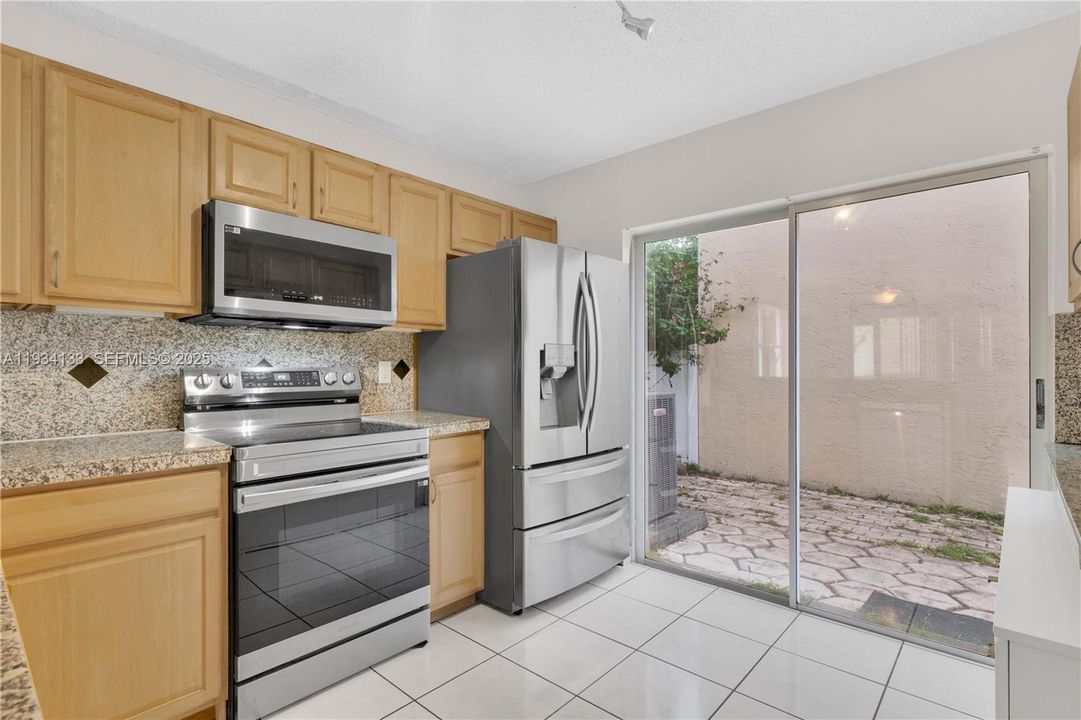 For Sale: $499,000 (3 beds, 2 baths, 1456 Square Feet)