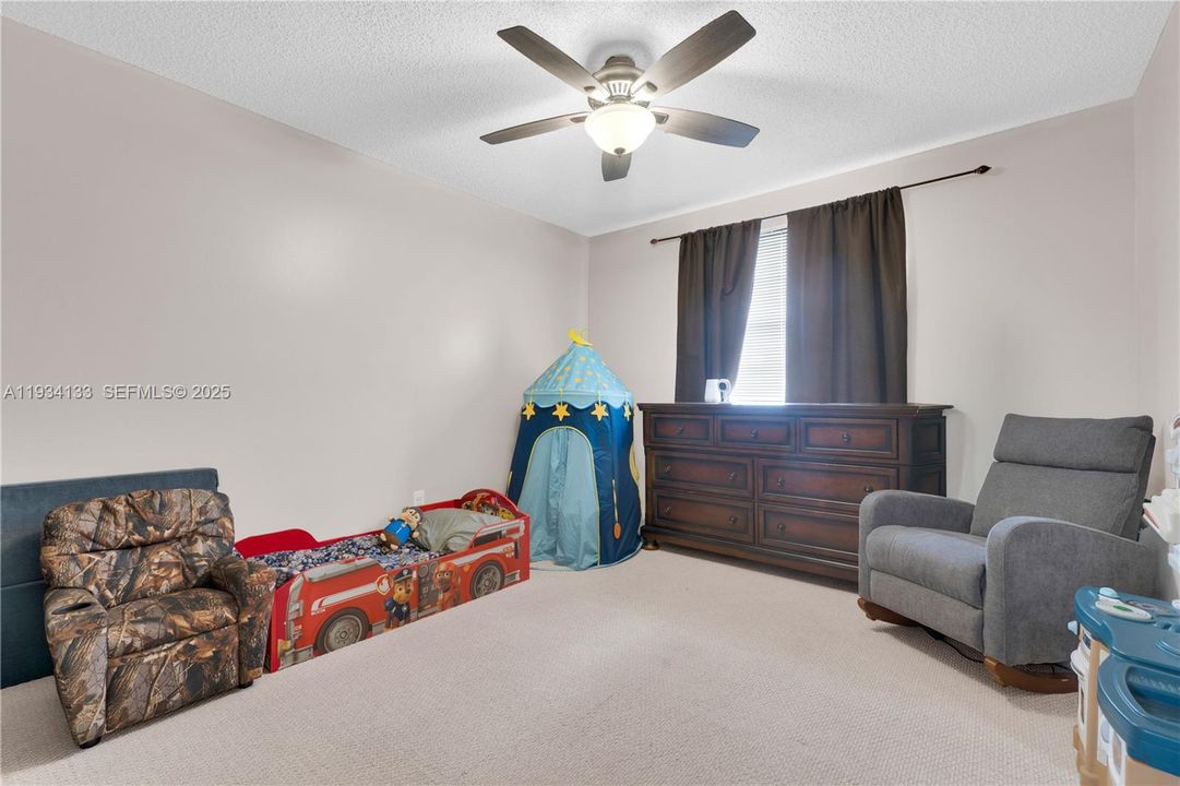 For Sale: $499,000 (3 beds, 2 baths, 1456 Square Feet)