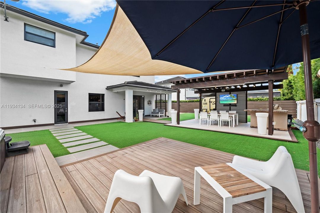 En Venta: $1,199,000 (4 camas, 3 baños, 2847 Pies cuadrados)