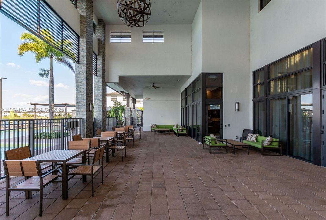 En Venta: $1,199,000 (4 camas, 3 baños, 2847 Pies cuadrados)