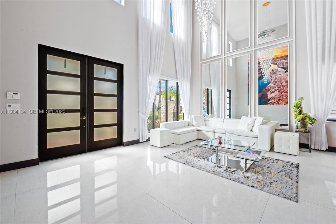 En Venta: $1,199,000 (4 camas, 3 baños, 2847 Pies cuadrados)