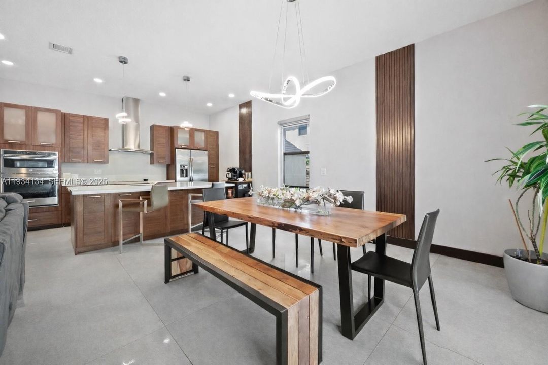 En Venta: $1,199,000 (4 camas, 3 baños, 2847 Pies cuadrados)