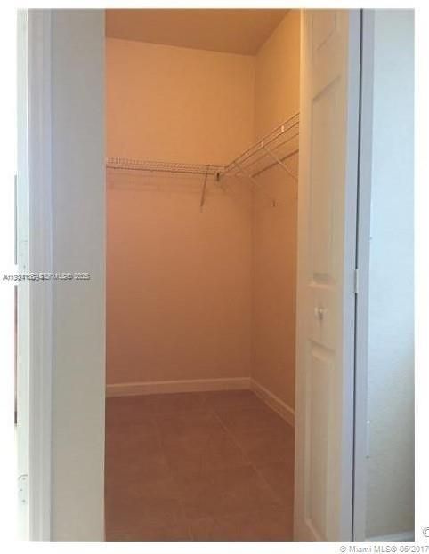 В аренду: $1,700 (0 спален, 1 ванн, 800 Квадратных фут)