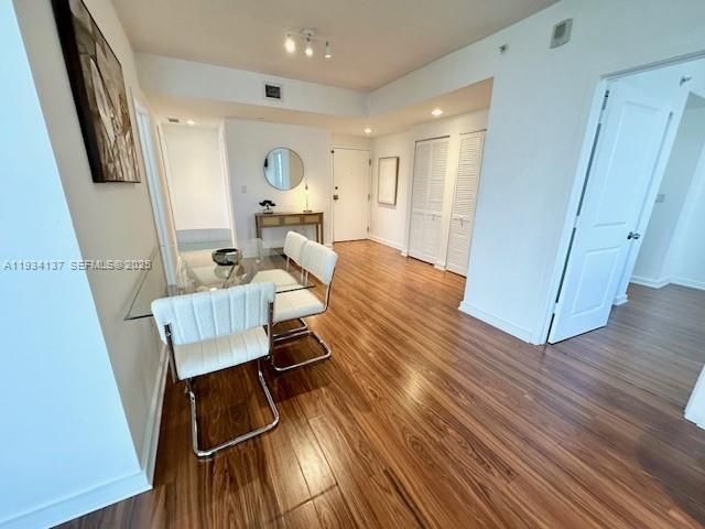 出租: $4,100 (3 贝兹, 2 浴室, 1146 平方英尺)