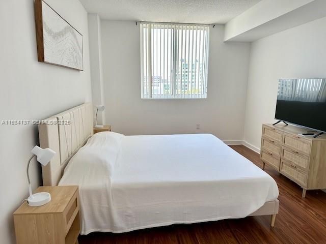 出租: $4,100 (3 贝兹, 2 浴室, 1146 平方英尺)