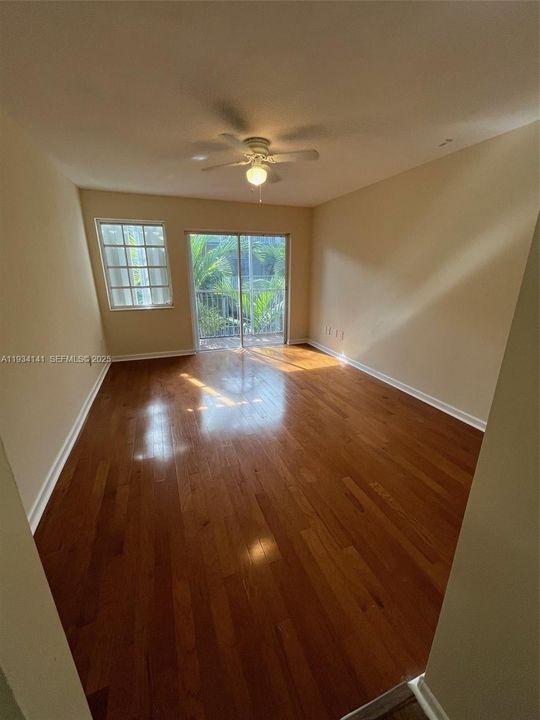 For Sale: $270,000 (2 beds, 2 baths, 1192 Square Feet)