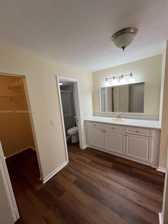 For Sale: $270,000 (2 beds, 2 baths, 1192 Square Feet)