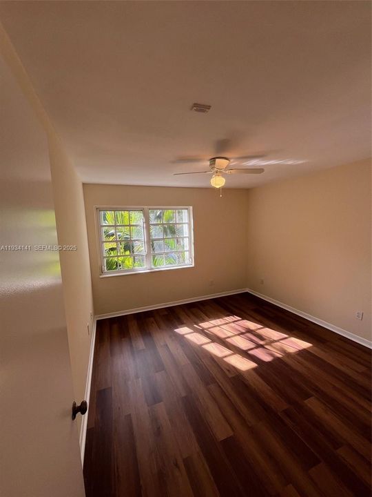 For Sale: $270,000 (2 beds, 2 baths, 1192 Square Feet)