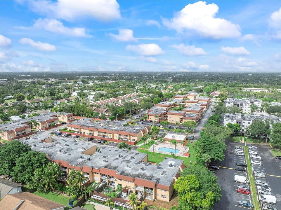 For Sale: $237,500 (1 beds, 1 baths, 755 Square Feet)