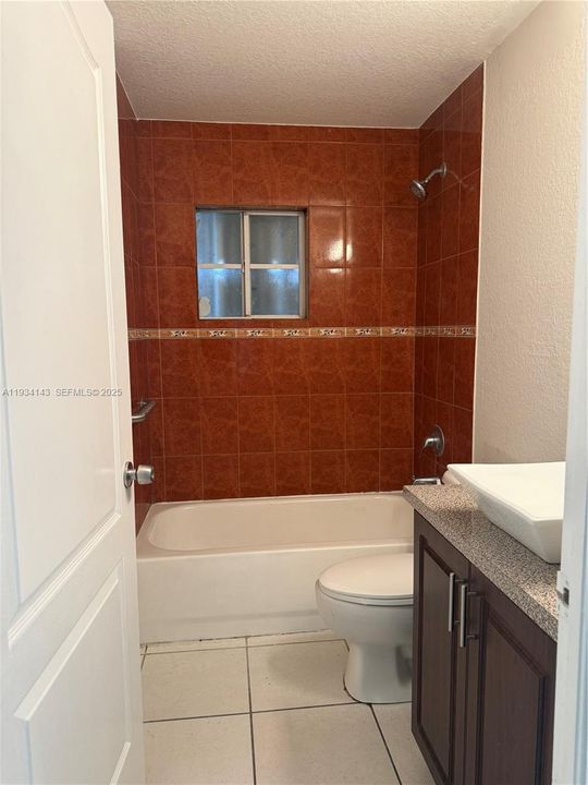 待售: $399,900 (4 贝兹, 2 浴室, 1395 平方英尺)