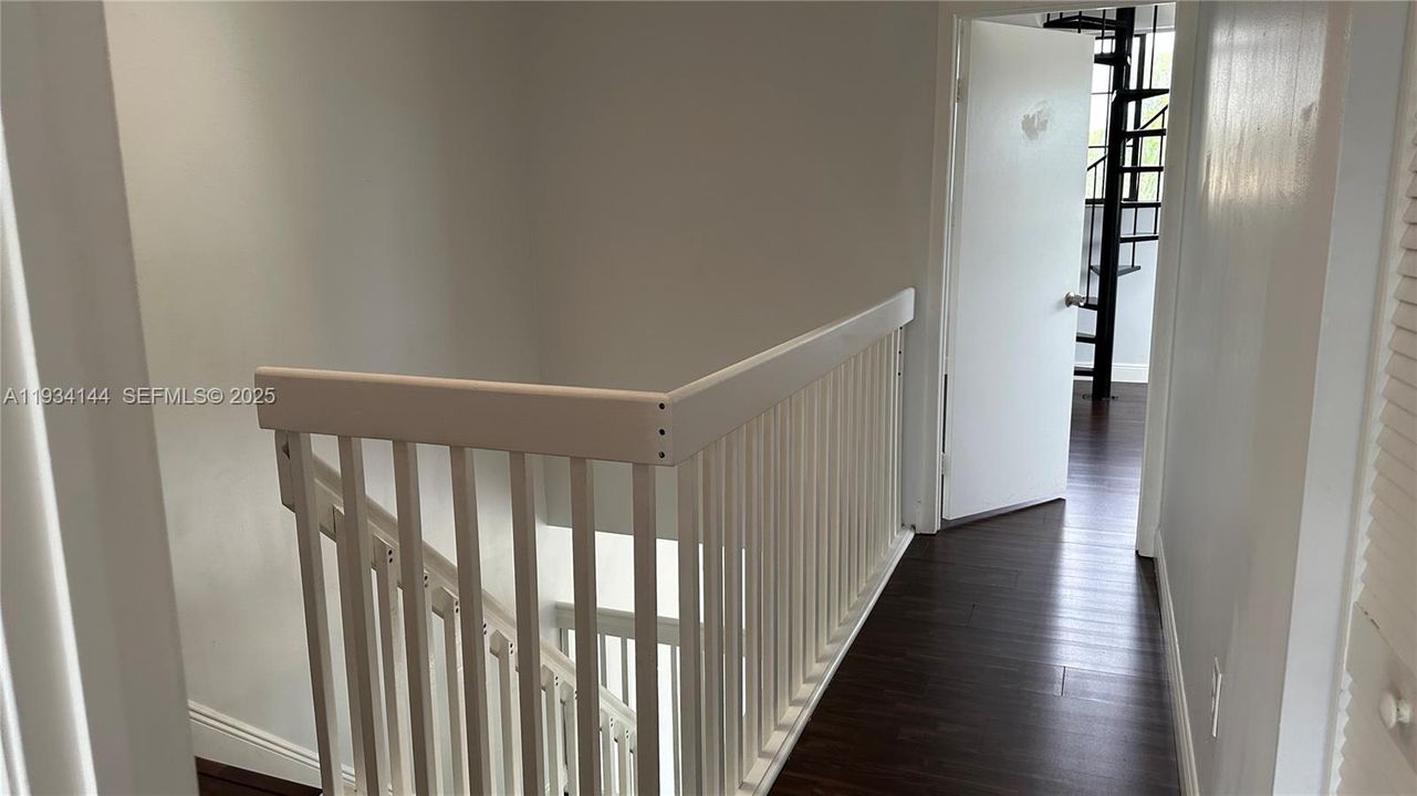 For Rent: $2,600 (2 beds, 2 baths, 1214 Square Feet)