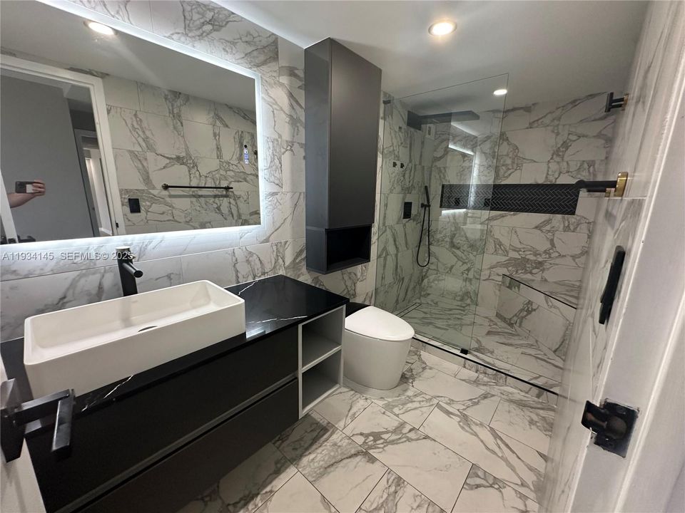 For Rent: $2,700 (2 beds, 1 baths, 1075 Square Feet)