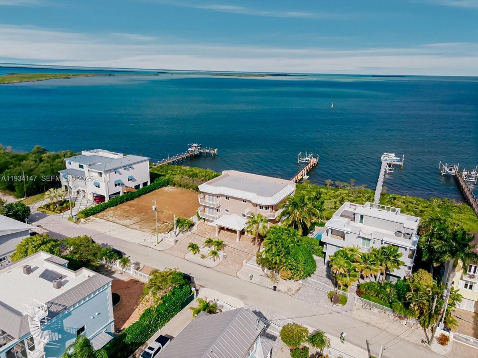 En Venta: $5,295,000 (5 camas, 5 baños, 4822 Pies cuadrados)