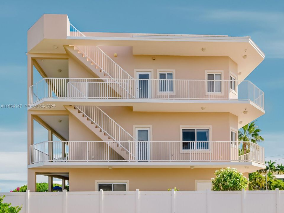 Tri-level home (lower level enclosure is legal)