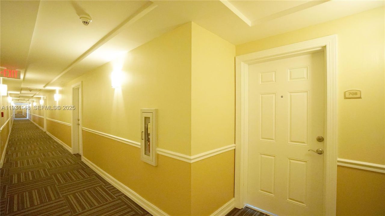 For Rent: $2,600 (2 beds, 2 baths, 942 Square Feet)