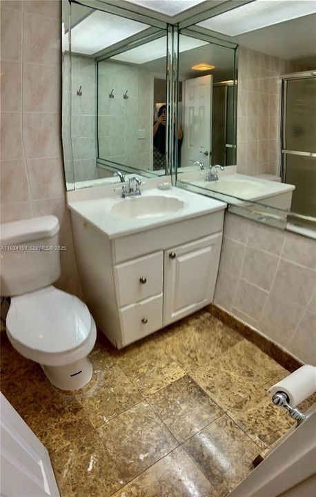 En Renta: $3,250 (2 camas, 2 baños, 1525 Pies cuadrados)