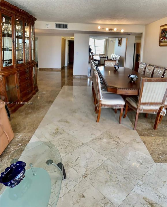 En Renta: $3,250 (2 camas, 2 baños, 1525 Pies cuadrados)