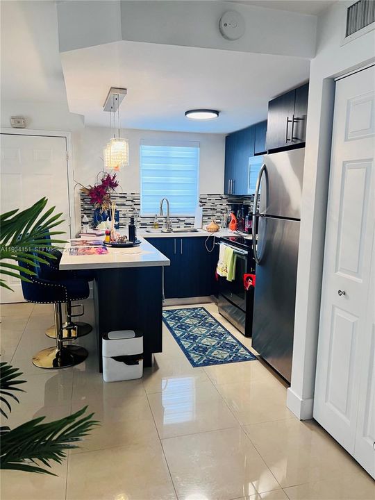 For Rent: $2,900 (1 beds, 1 baths, 630 Square Feet)