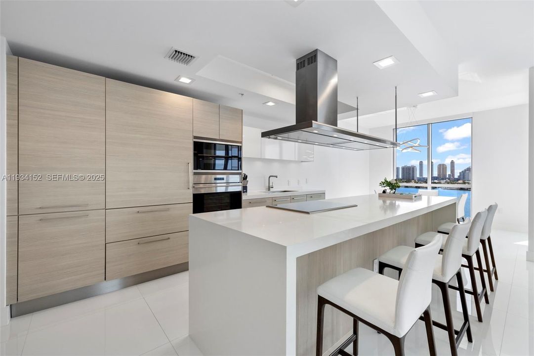 На продажу: $2,200,000 (3 спален, 3 ванн, 2386 Квадратных фут)