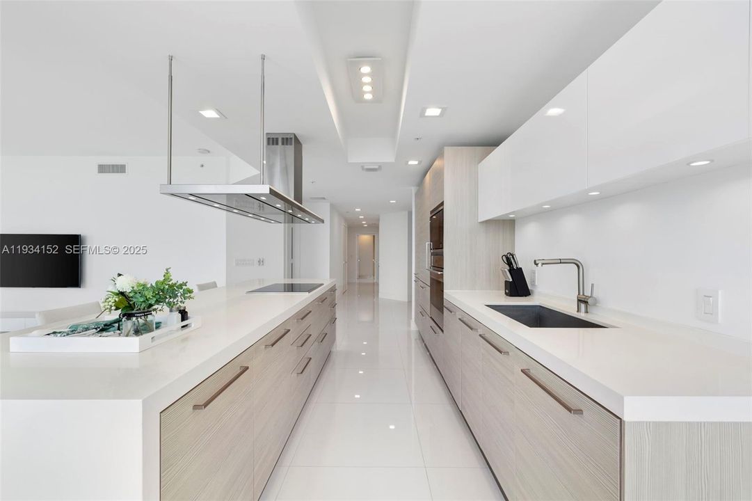 На продажу: $2,200,000 (3 спален, 3 ванн, 2386 Квадратных фут)