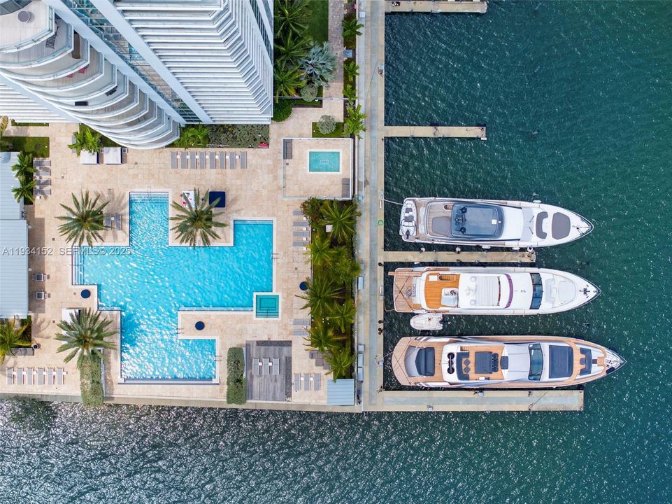 На продажу: $2,200,000 (3 спален, 3 ванн, 2386 Квадратных фут)