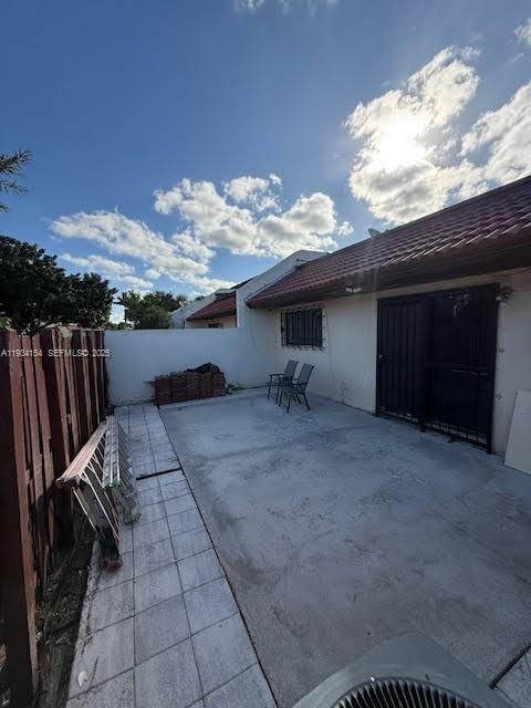 待售: $449,000 (2 贝兹, 2 浴室, 1225 平方英尺)