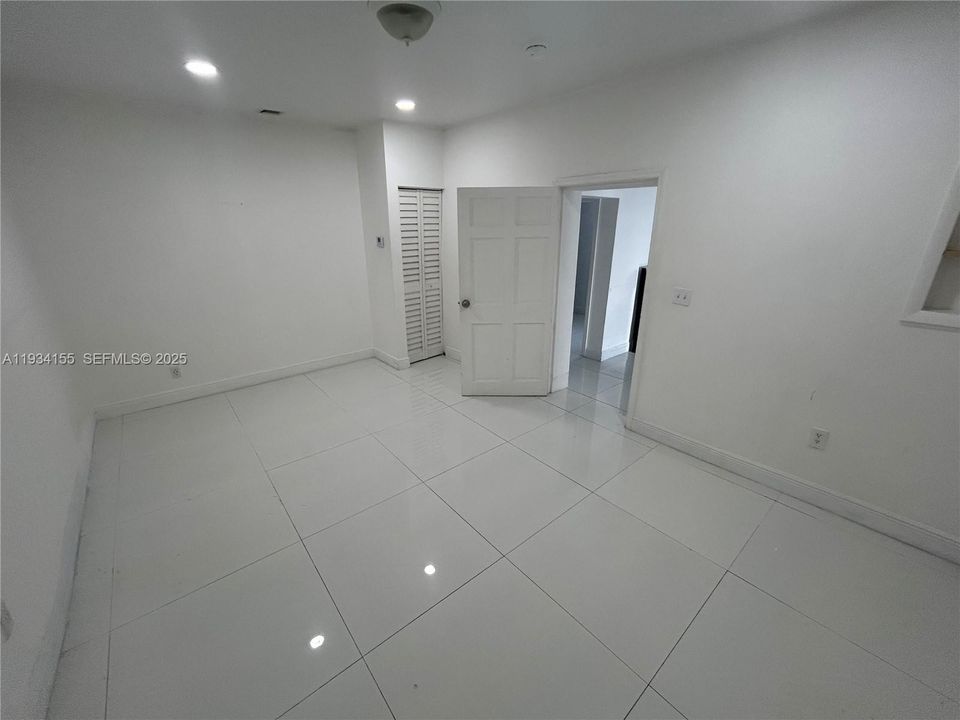 出租: $2,250 (2 贝兹, 2 浴室, 0 平方英尺)