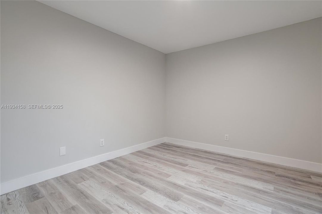 For Sale: $475,000 (3 beds, 2 baths, 1654 Square Feet)