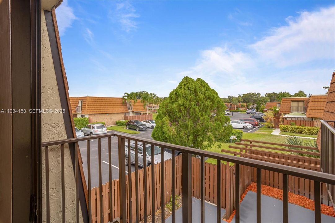 For Sale: $475,000 (3 beds, 2 baths, 1654 Square Feet)