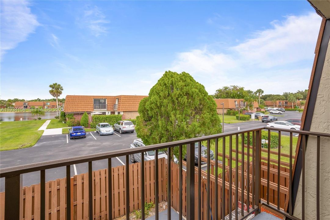 For Sale: $475,000 (3 beds, 2 baths, 1654 Square Feet)