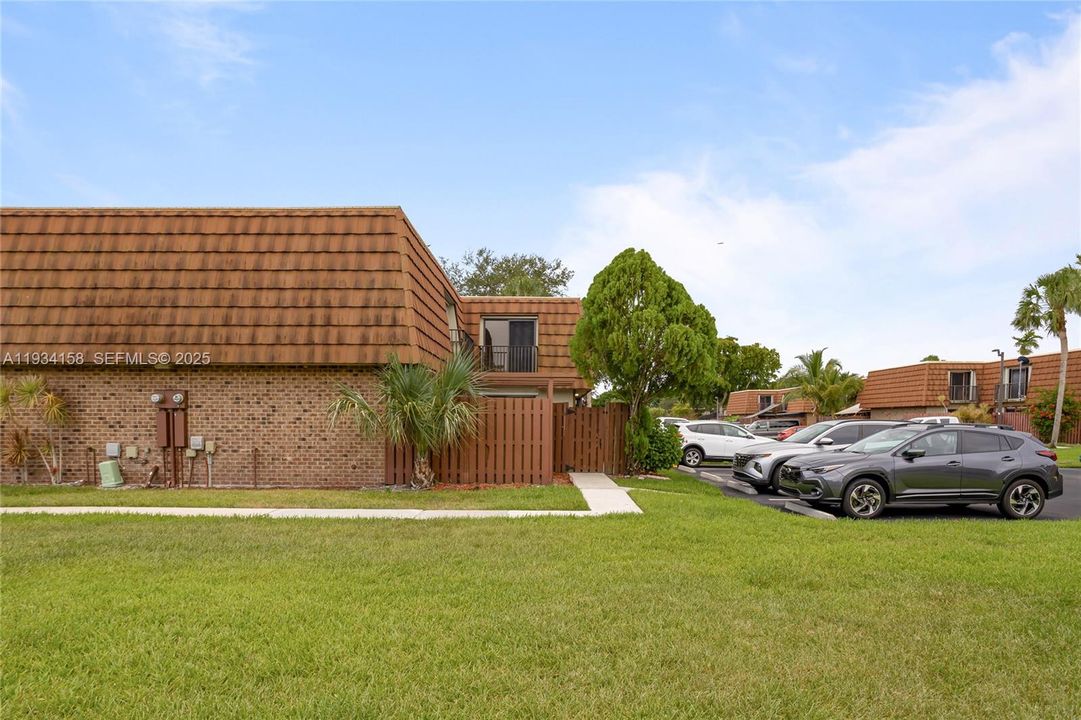 For Sale: $475,000 (3 beds, 2 baths, 1654 Square Feet)