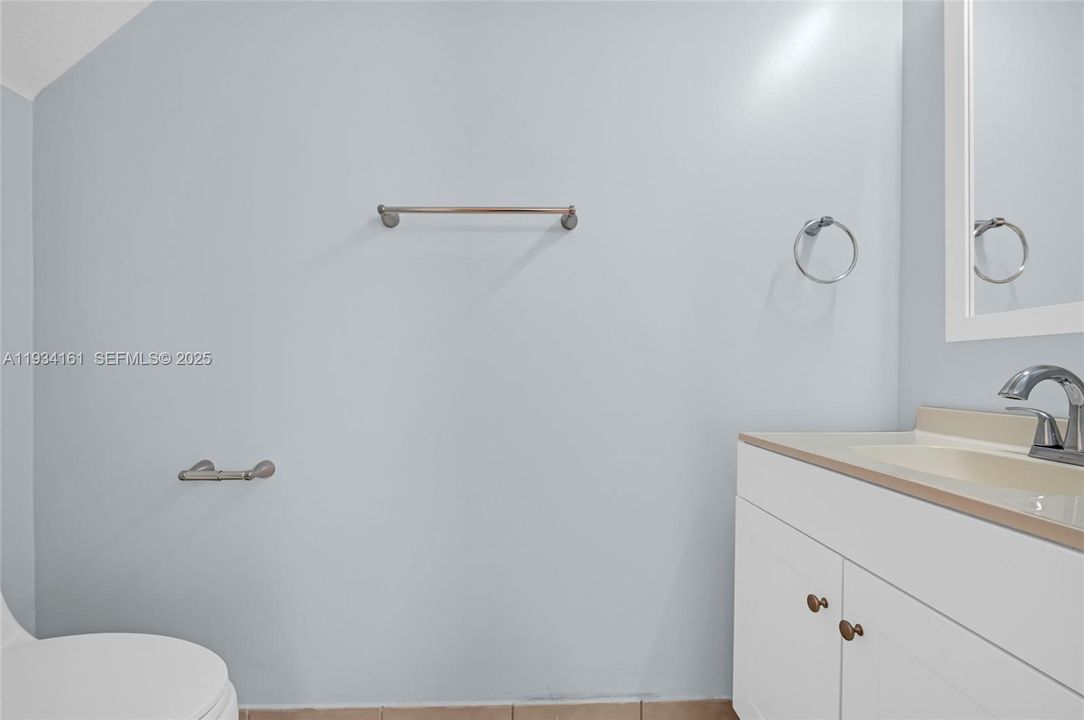 For Rent: $3,075 (3 beds, 2 baths, 1470 Square Feet)