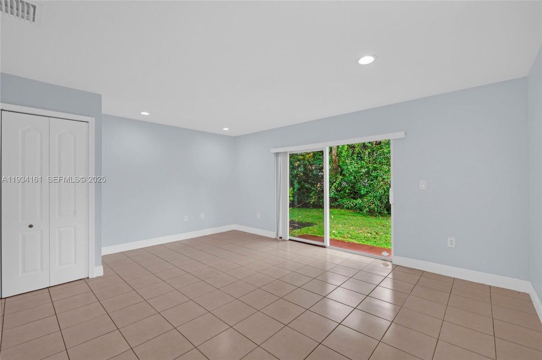 For Rent: $3,075 (3 beds, 2 baths, 1470 Square Feet)