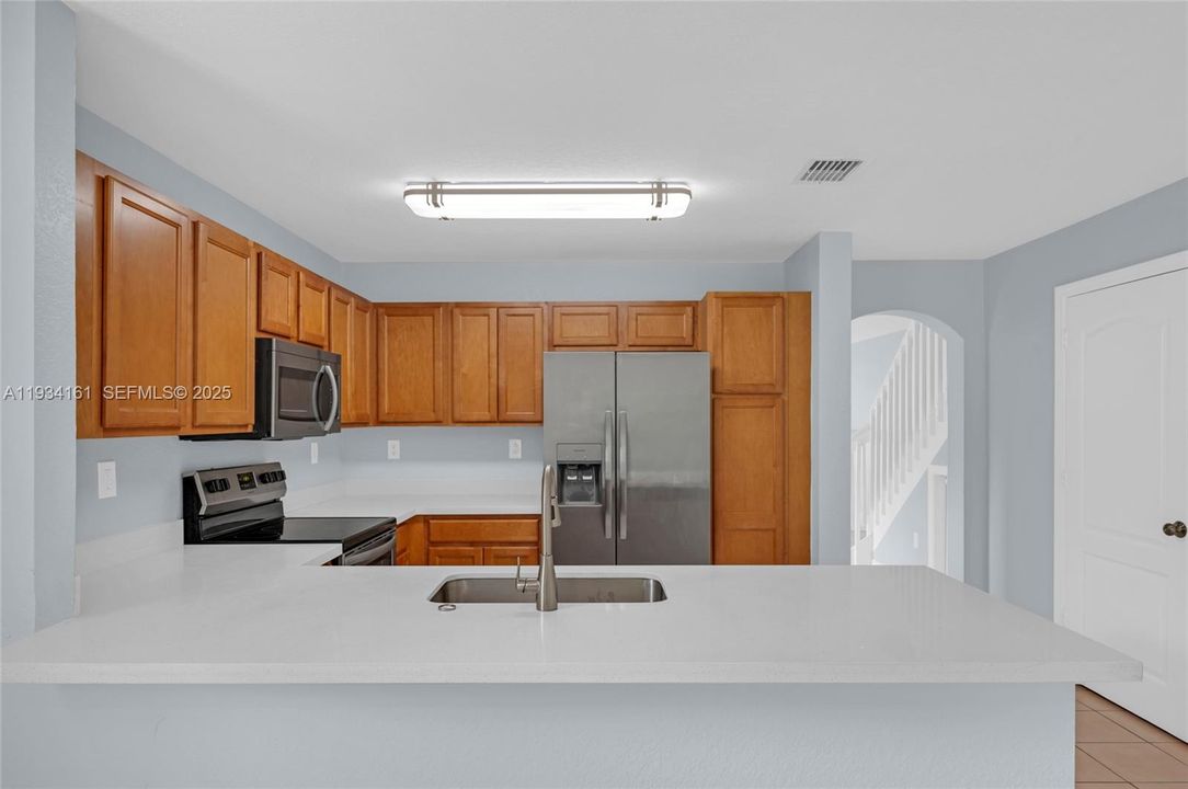 For Rent: $3,075 (3 beds, 2 baths, 1470 Square Feet)