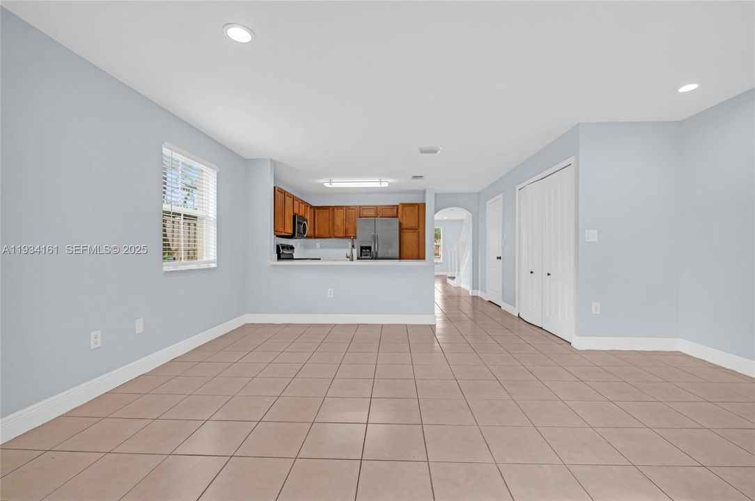 For Rent: $3,075 (3 beds, 2 baths, 1470 Square Feet)