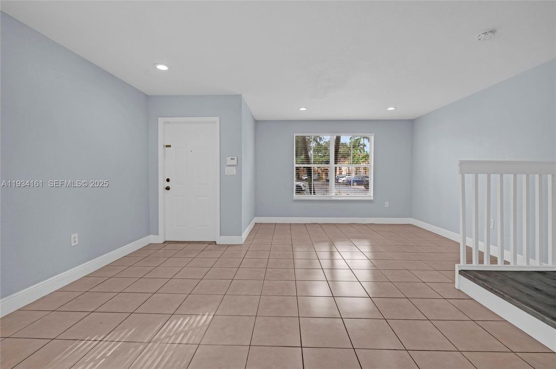 For Rent: $3,075 (3 beds, 2 baths, 1470 Square Feet)