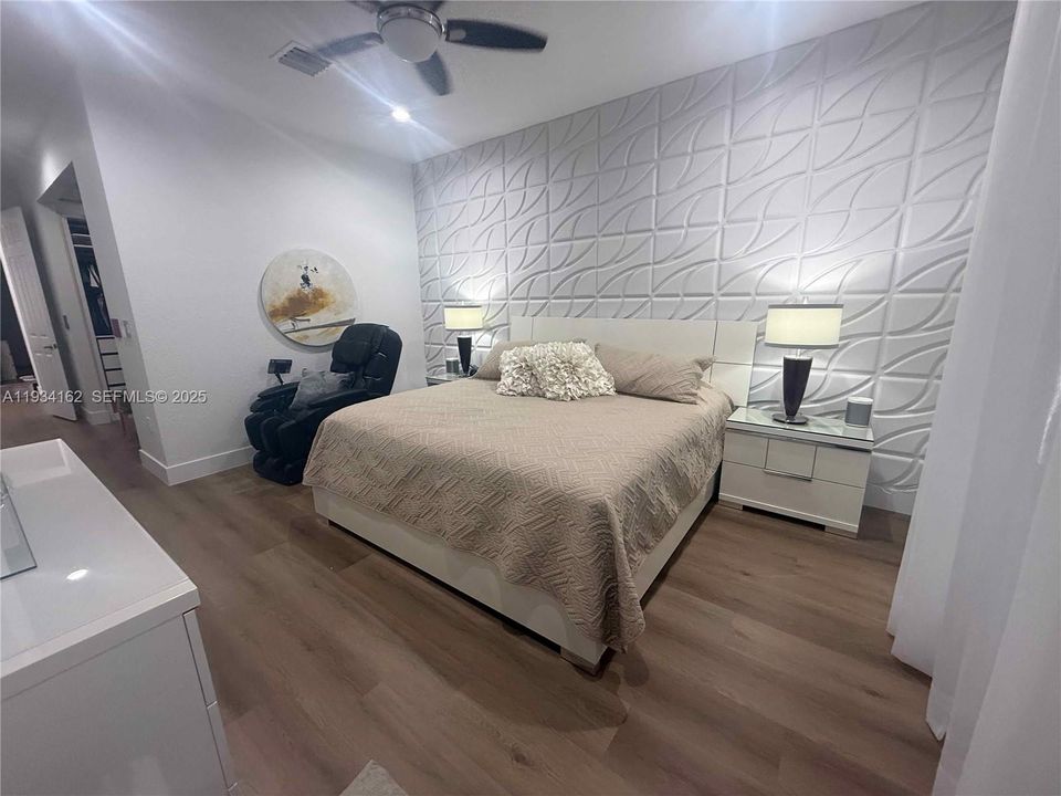 В аренду: $3,300 (3 спален, 2 ванн, 1888 Квадратных фут)