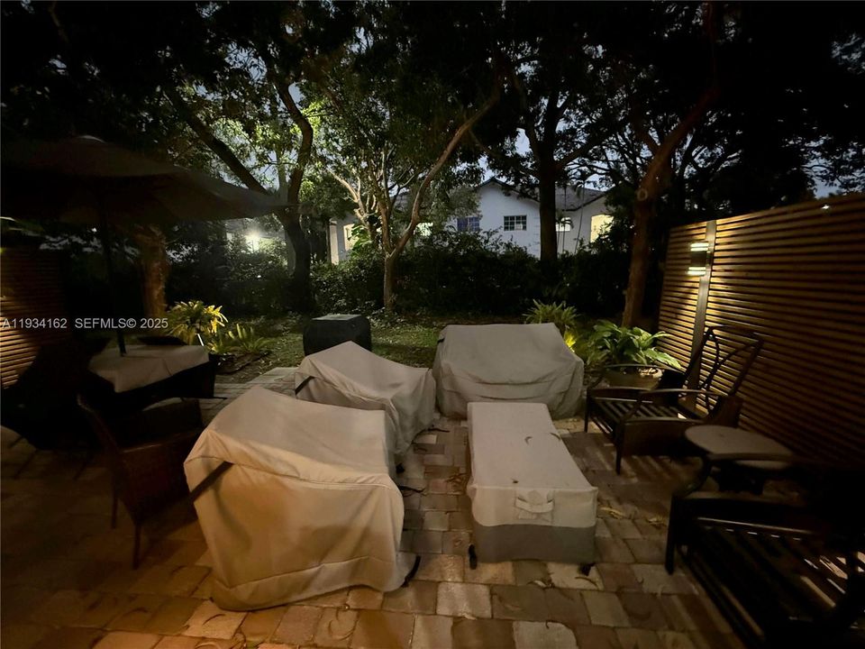 В аренду: $3,300 (3 спален, 2 ванн, 1888 Квадратных фут)