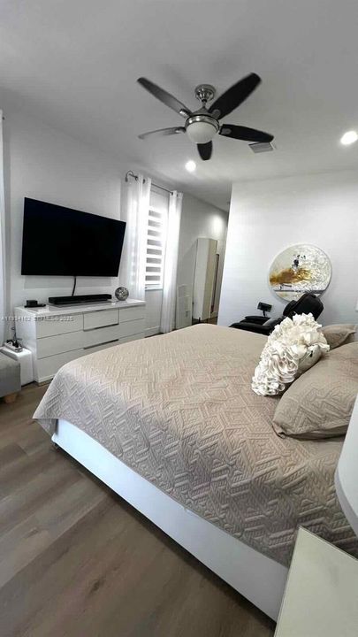 В аренду: $3,300 (3 спален, 2 ванн, 1888 Квадратных фут)