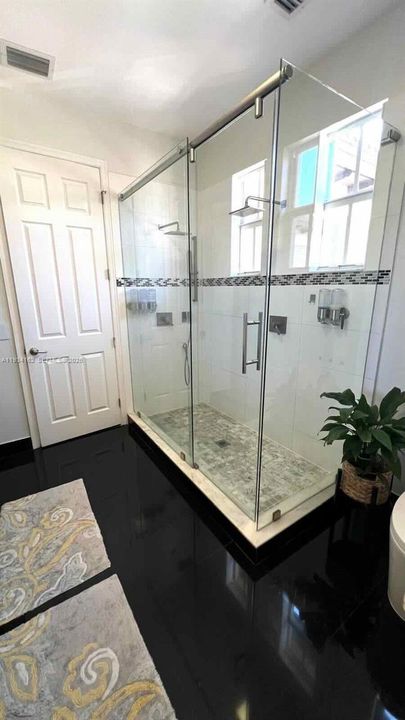 В аренду: $3,300 (3 спален, 2 ванн, 1888 Квадратных фут)