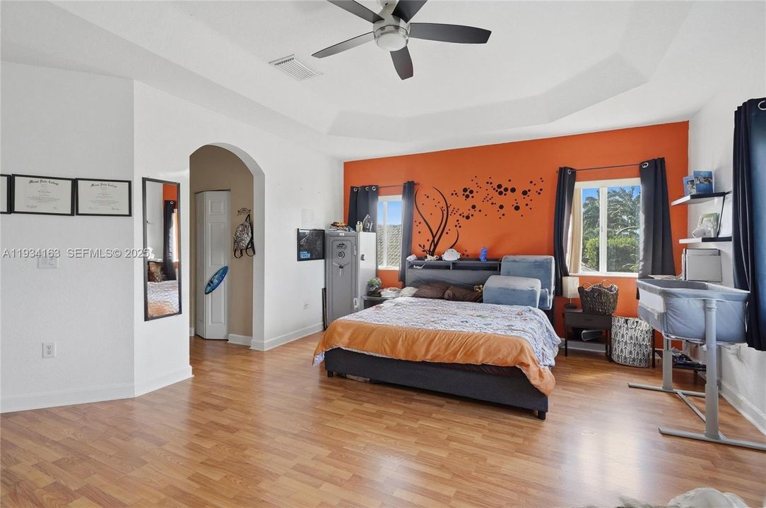 For Sale: $595,000 (4 beds, 3 baths, 2792 Square Feet)