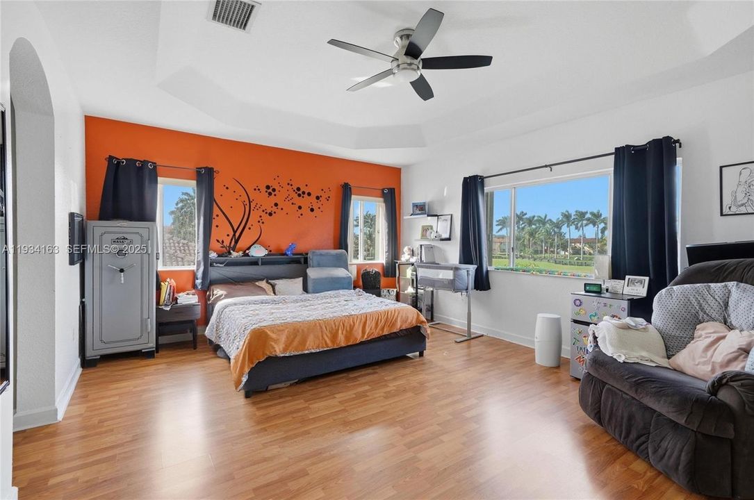 For Sale: $595,000 (4 beds, 3 baths, 2792 Square Feet)