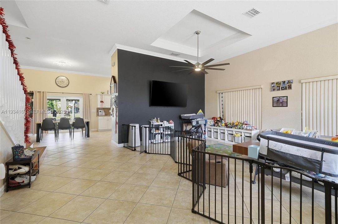 For Sale: $595,000 (4 beds, 3 baths, 2792 Square Feet)