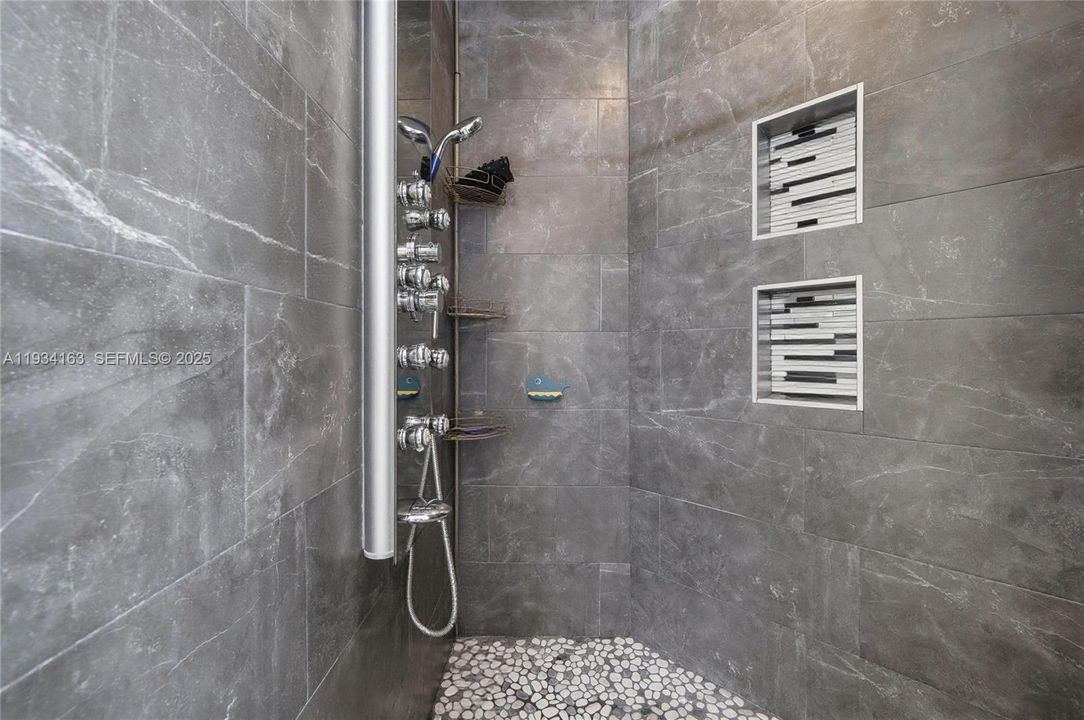 For Sale: $595,000 (4 beds, 3 baths, 2792 Square Feet)