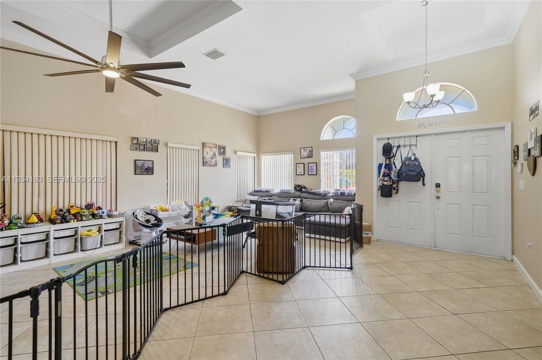 For Sale: $595,000 (4 beds, 3 baths, 2792 Square Feet)