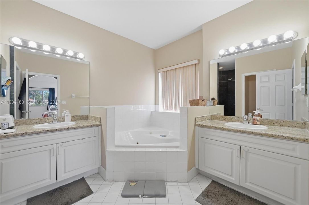 For Sale: $595,000 (4 beds, 3 baths, 2792 Square Feet)