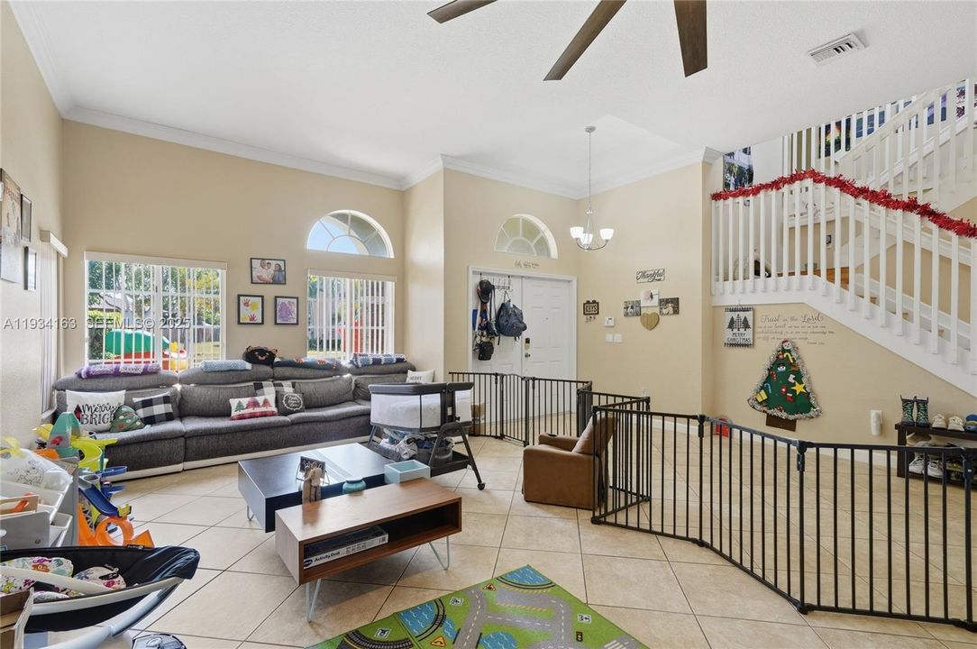 For Sale: $595,000 (4 beds, 3 baths, 2792 Square Feet)