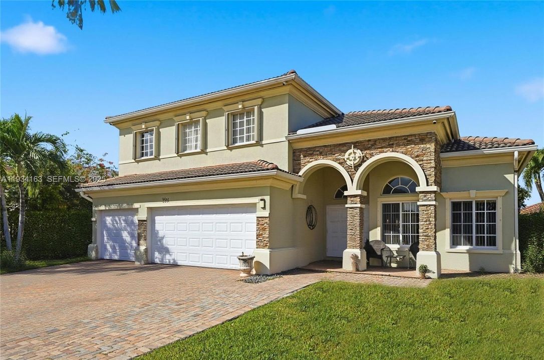 For Sale: $595,000 (4 beds, 3 baths, 2792 Square Feet)