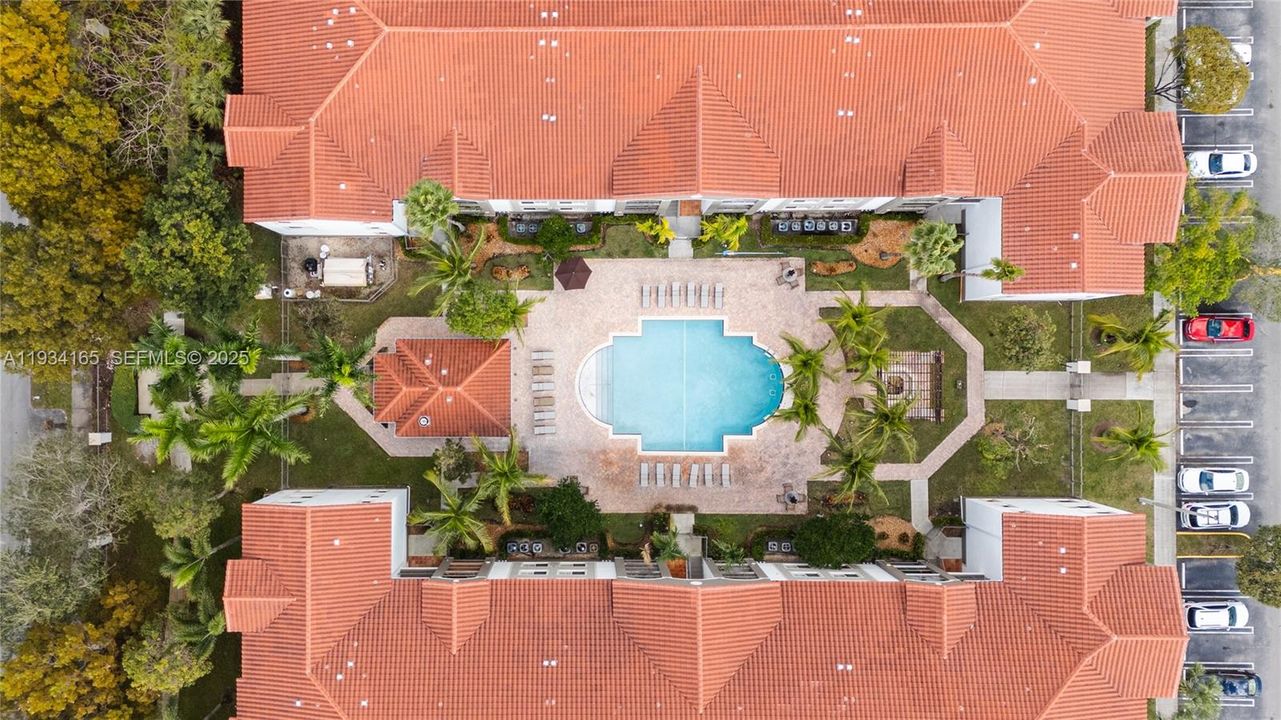 En Venta: $420,000 (2 camas, 2 baños, 989 Pies cuadrados)