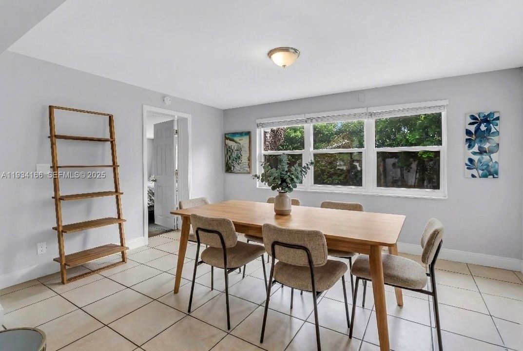 For Sale: $564,500 (4 beds, 2 baths, 1739 Square Feet)